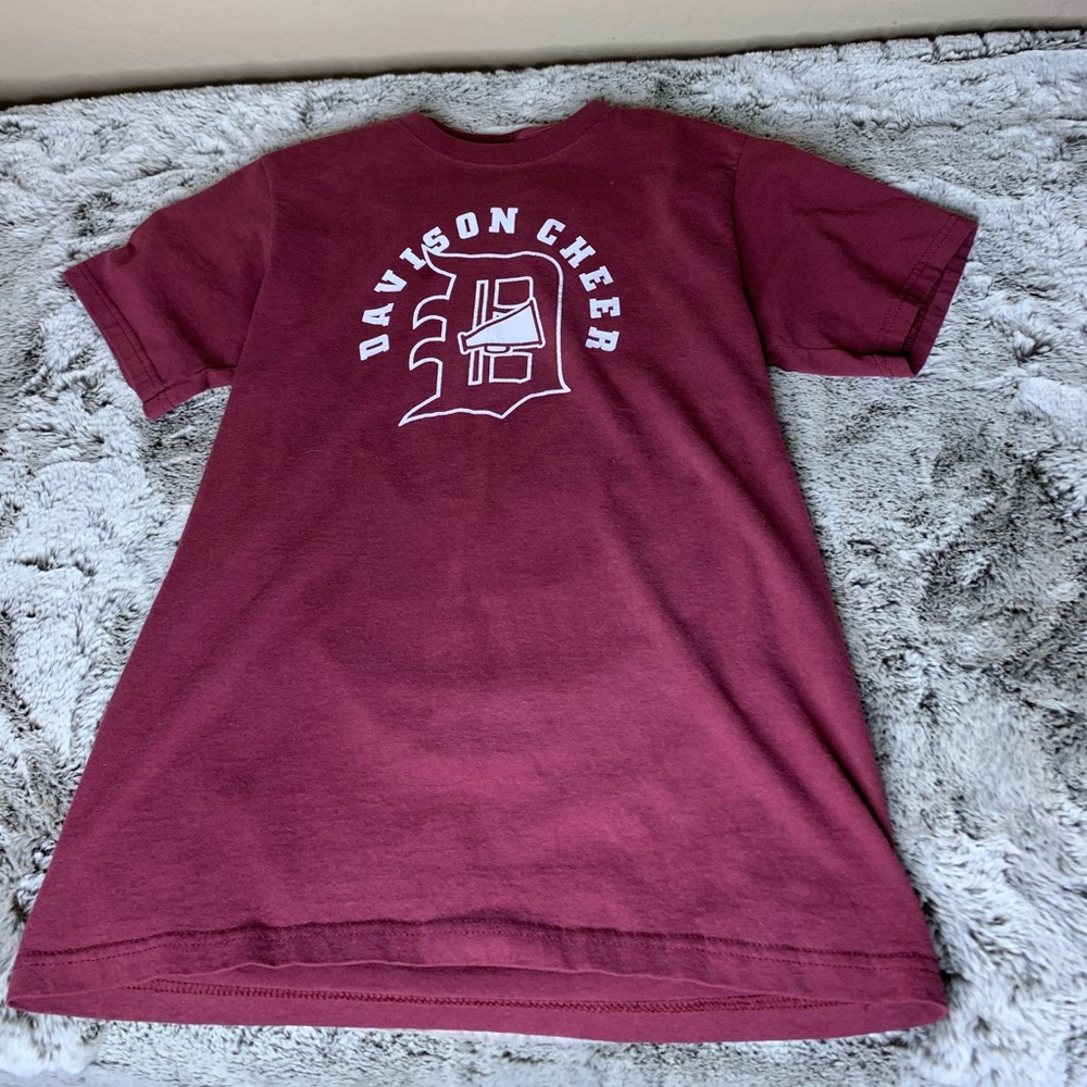 Maroon t shirt